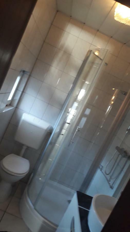 Ferienwohnung Villa Del Viola Leonardo Apartment Heinsberg  Dış mekan fotoğraf